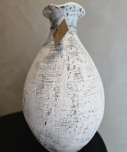 Vase dentelé
