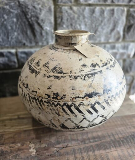 Vase ethnique en métal